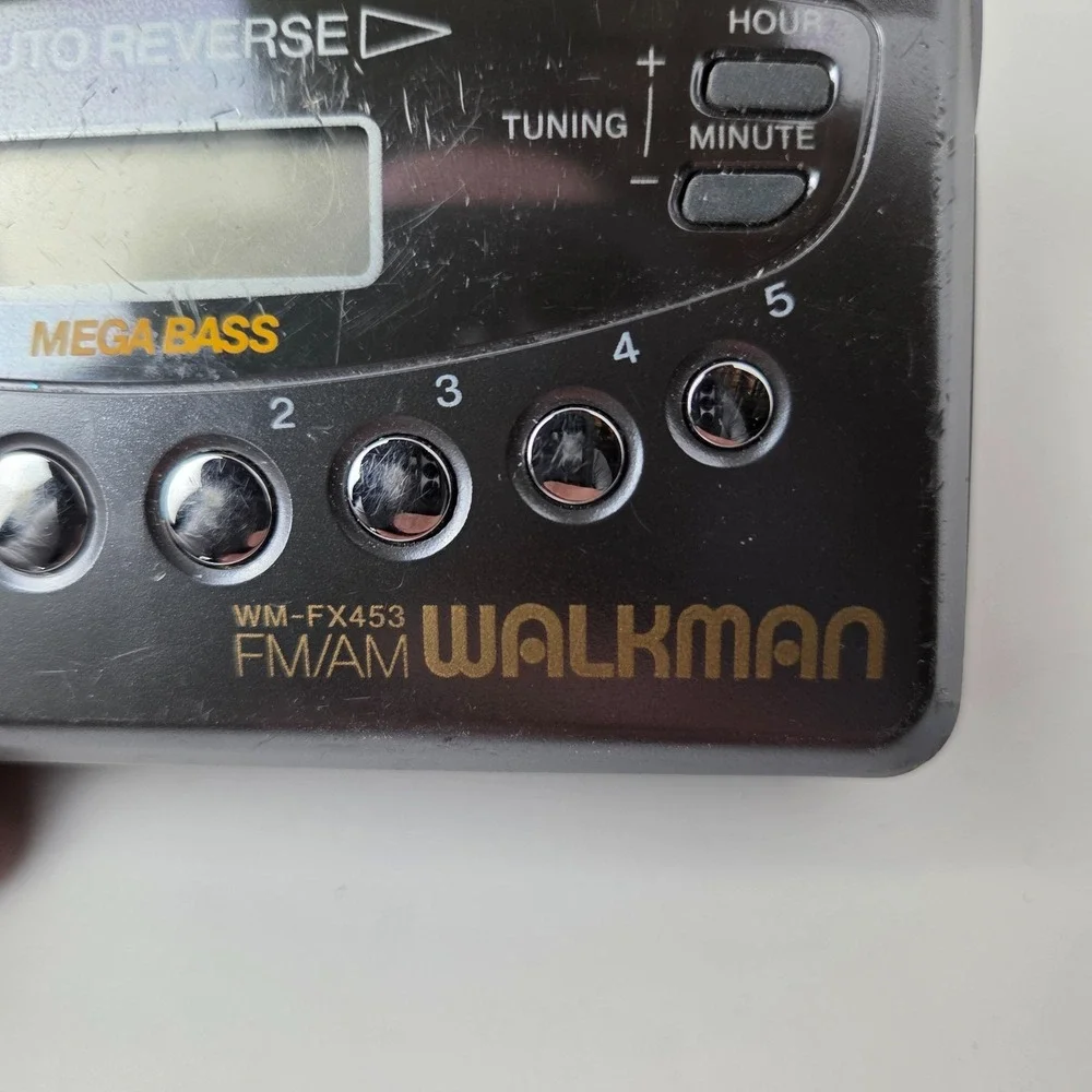 Sony Walkman WM-FX423 FM/AM Radio Cassette Player  - GRAY - For Parts/Repair